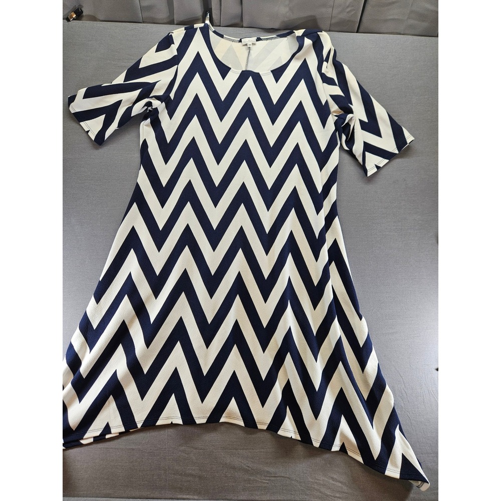 Olivia Matthews Navy White Chevron Sharkbite Hem Dress Plus Size 3X Short Sleeve